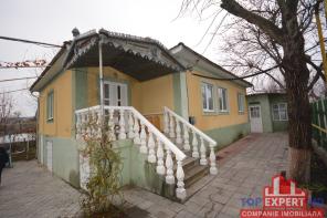 Se vinde gospodarie satul Suruceni, raionul Ialoveni 60 000 €